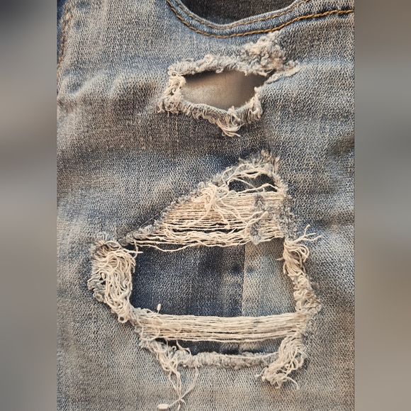 AMERICAN EAGLE Light Wash Denim Distressed Jean Shorts Size 2 - Picture 5 of 5
